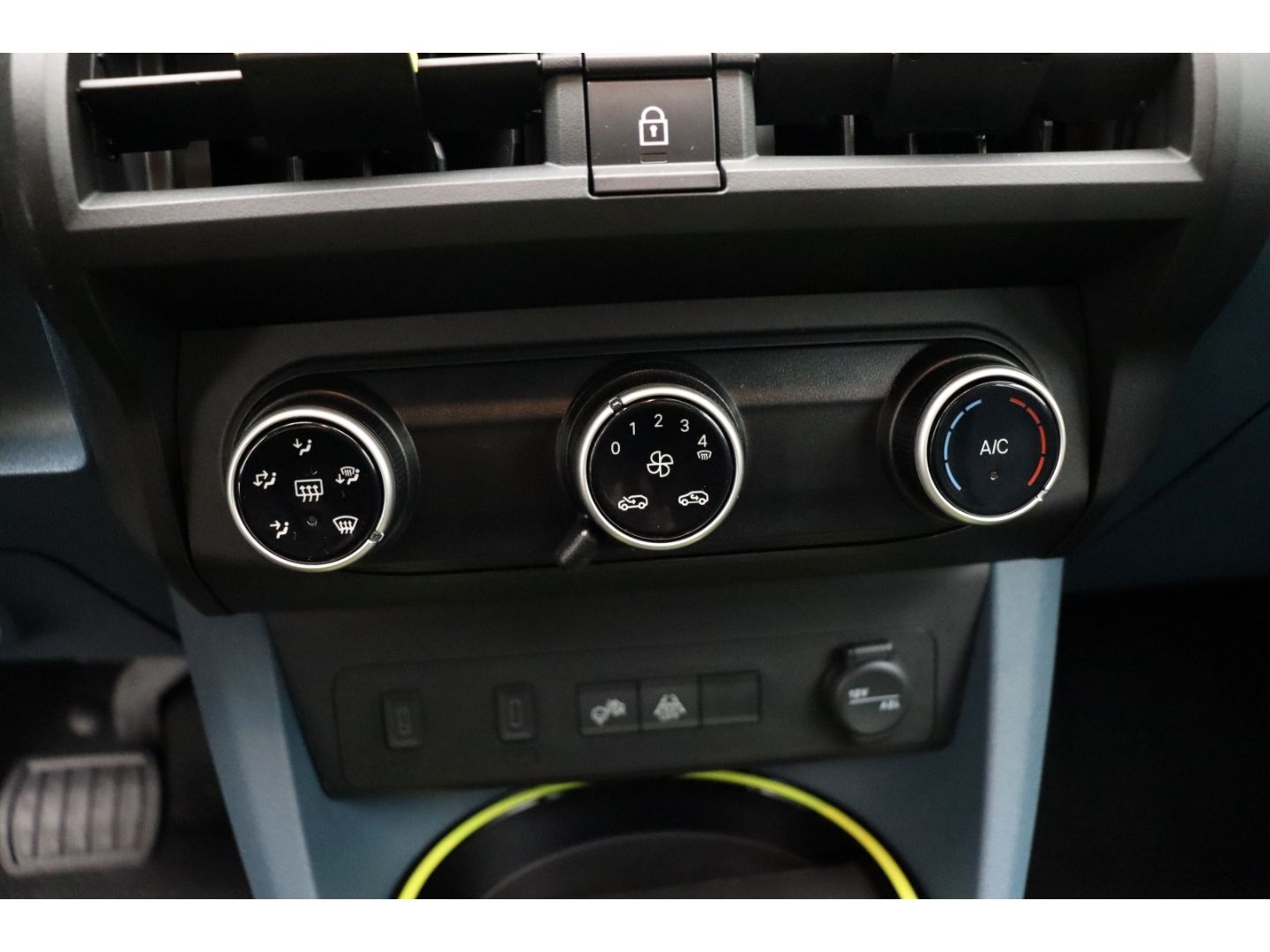 Fahrzeugabbildung Fiat Grande Panda 1.2 Hybrid 74 kW Icon Digitales Coc