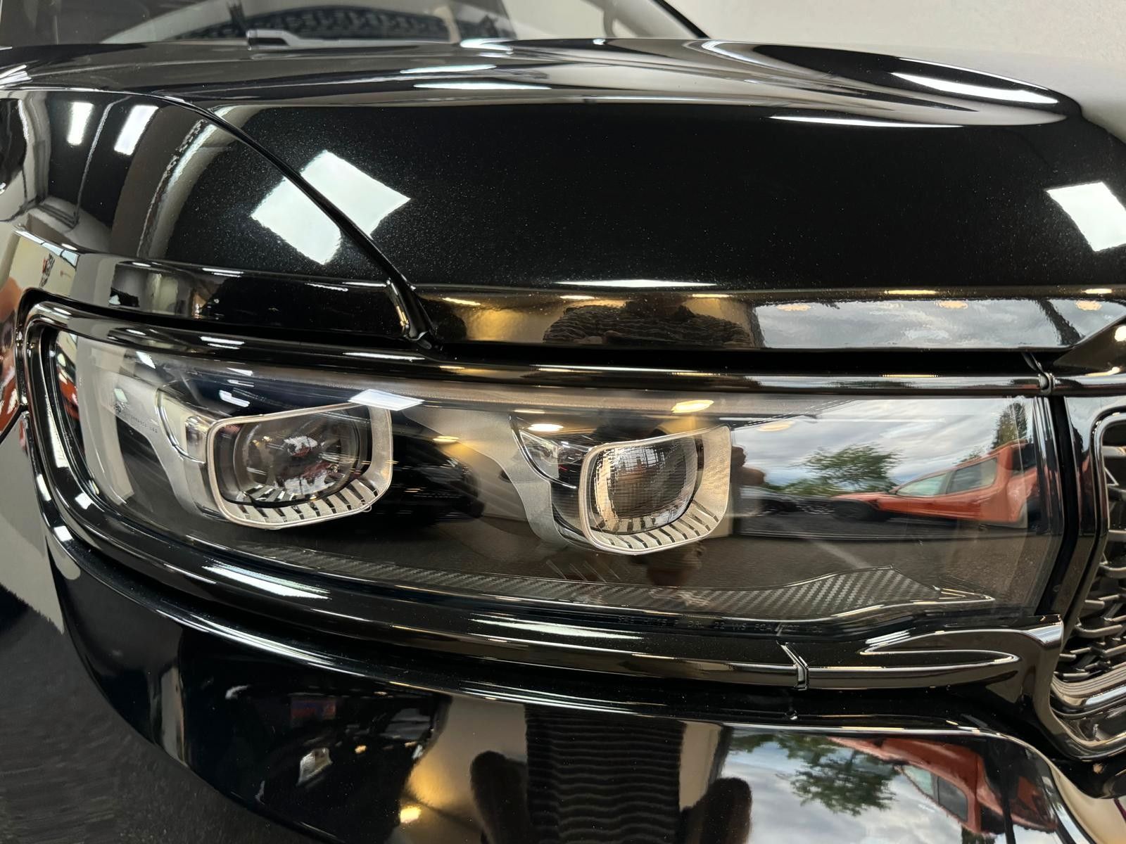 Fahrzeugabbildung Jeep GRAND WAGONEER SER. III BLACK LINE-24"6.4L V-8 .