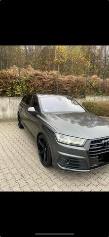 Audi Q7/SQ7