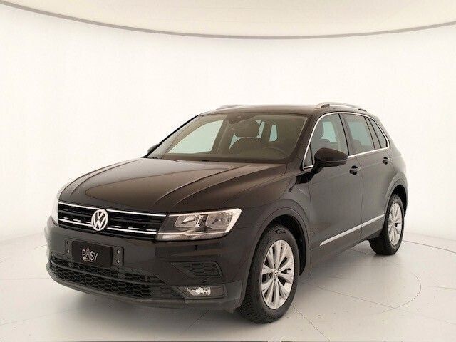 Volkswagen Tiguan - 1