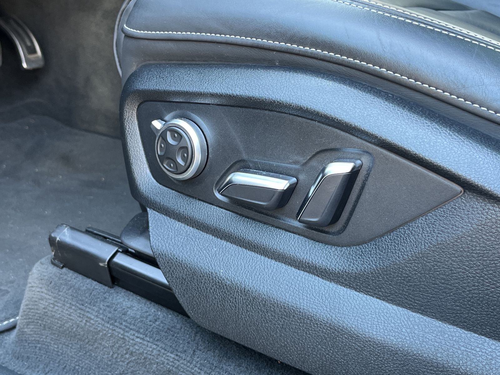 Fahrzeugabbildung Audi Q7 50TDI quattro*2x S-line*7-Sitzer*HuD*Pano**