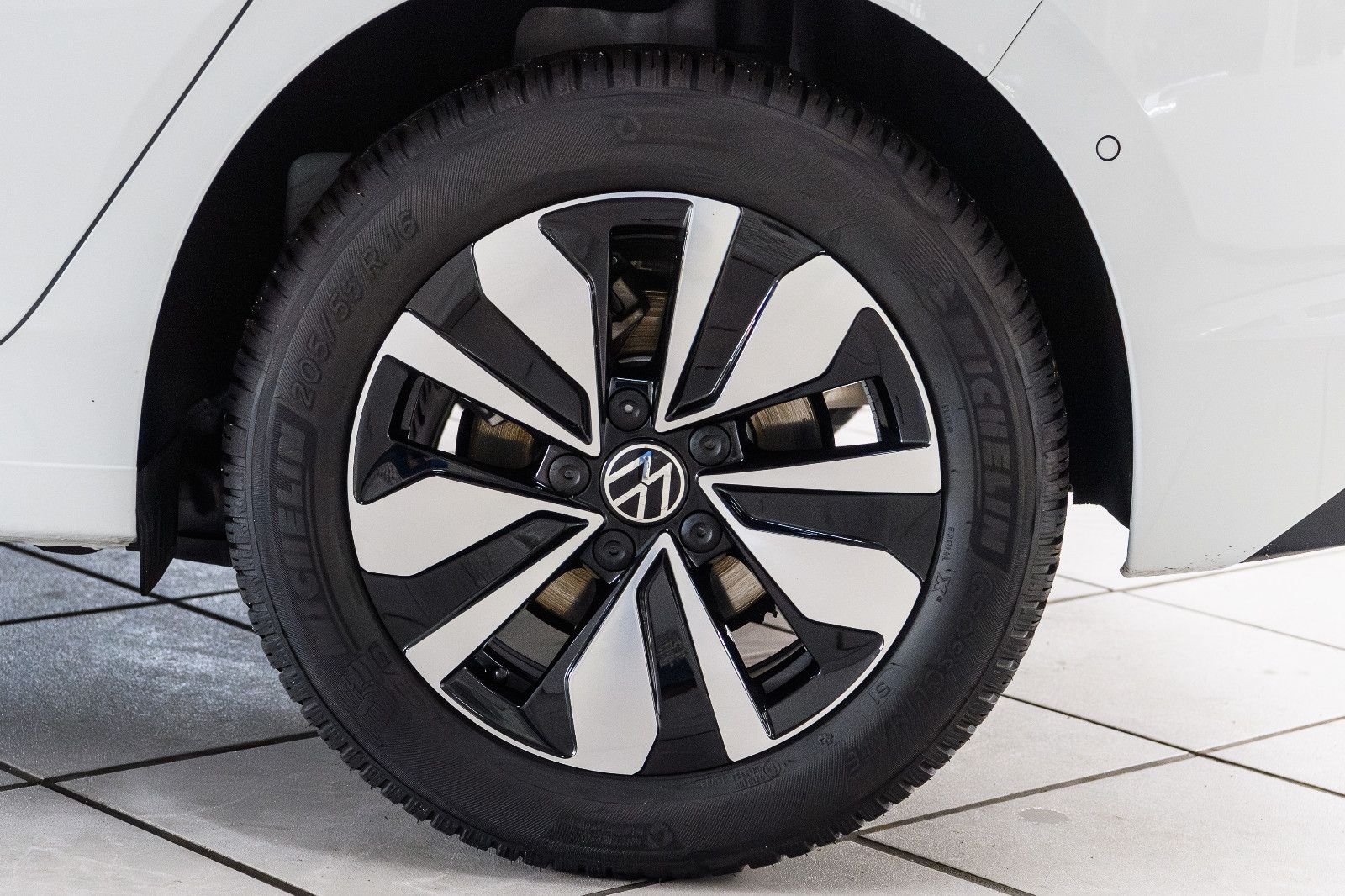 Fahrzeugabbildung Volkswagen Golf VIII GOAL 1.5 eTSI DSG +LED +Kamera +SHZ