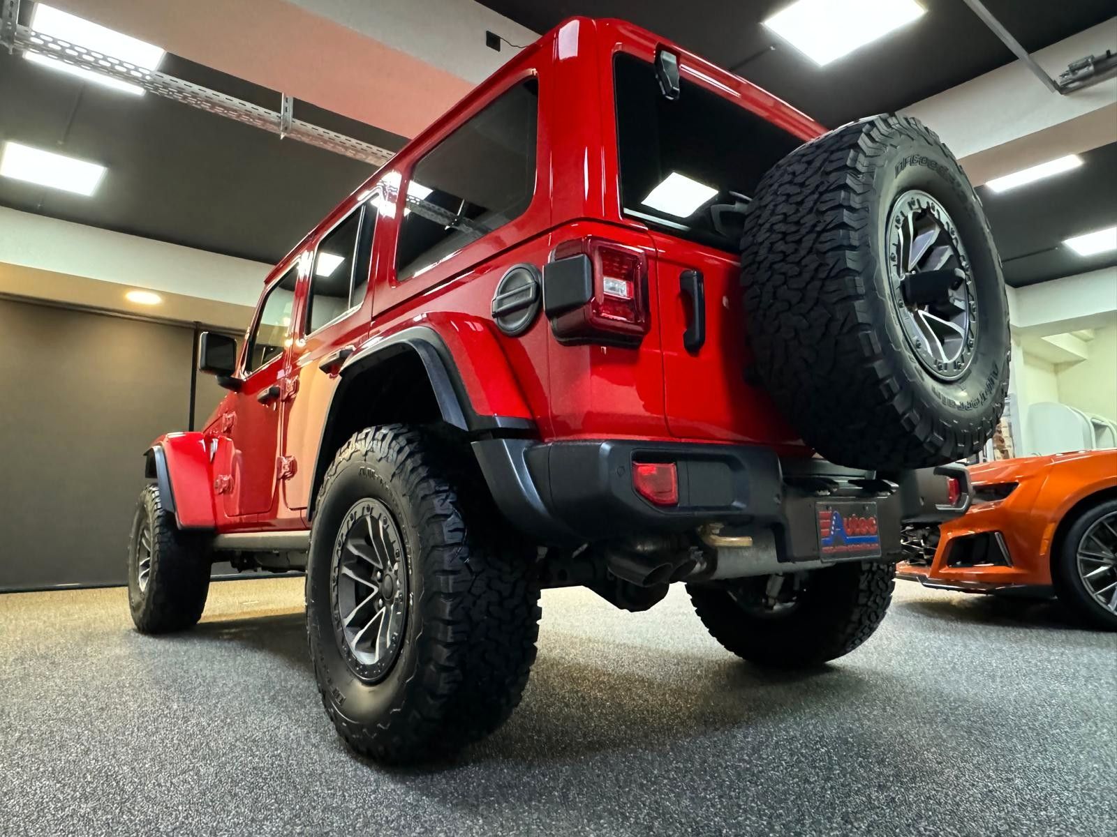 Fahrzeugabbildung Jeep RUBICON 392-6.4L HEMI V8-RECON 35"-STEEL BUMPER