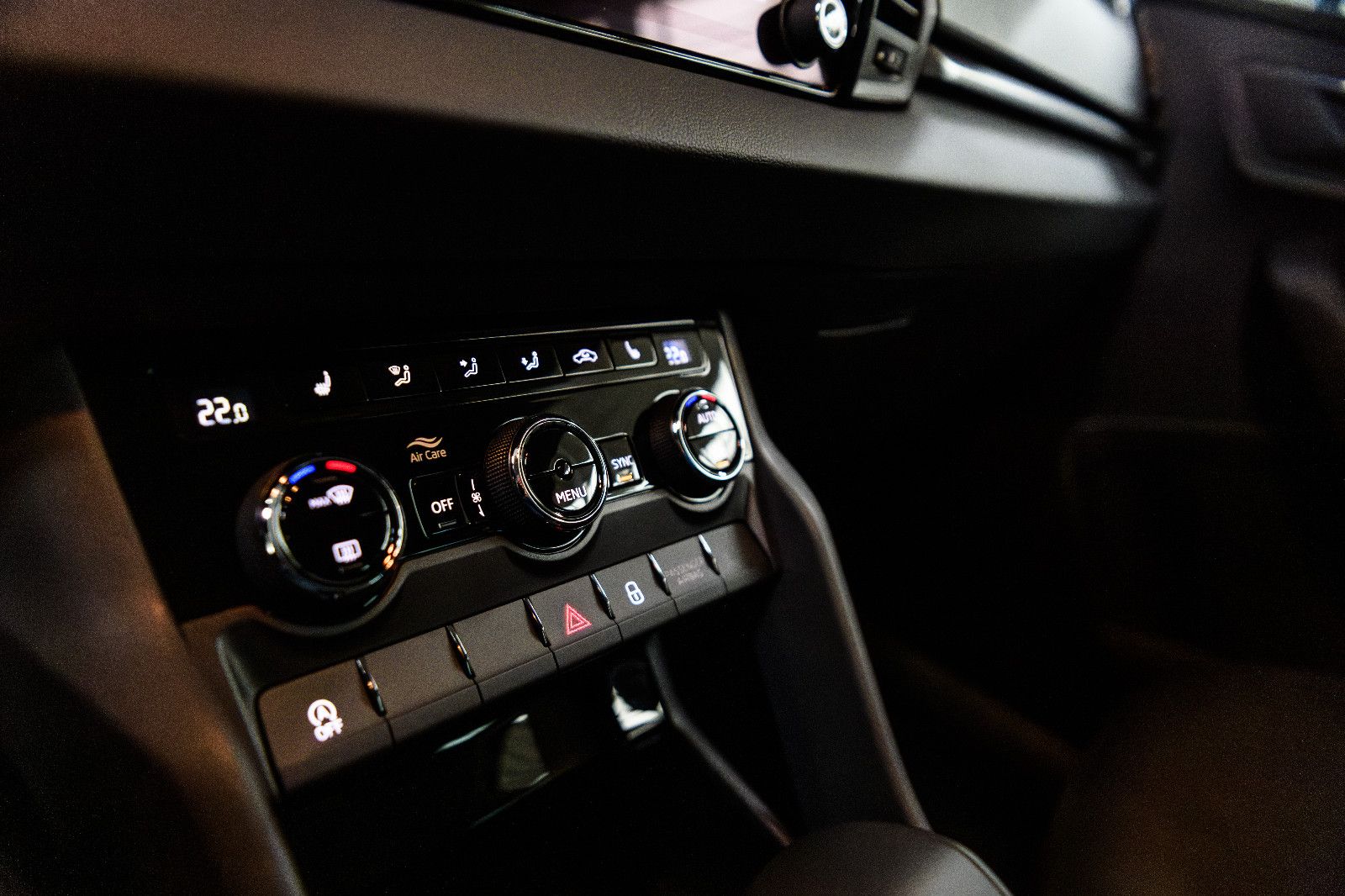 Fahrzeugabbildung SKODA Karoq Selection