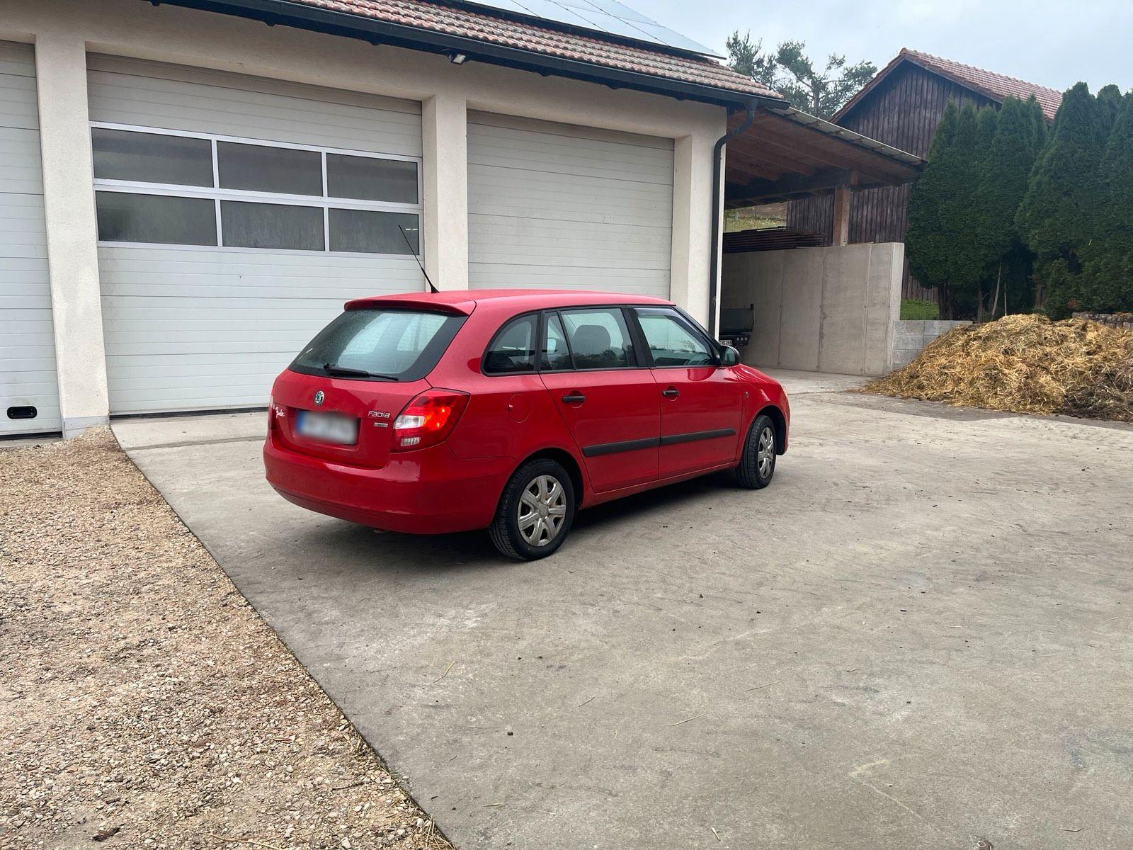 Skoda Fabia 2012 — engine 86 HP (63kW)