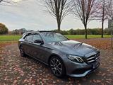 Mercedes-Benz E 220 d T AT Avantg. LED Pano AHK HeadUp Night - Mercedes-Benz E 220 mit Panoramadach