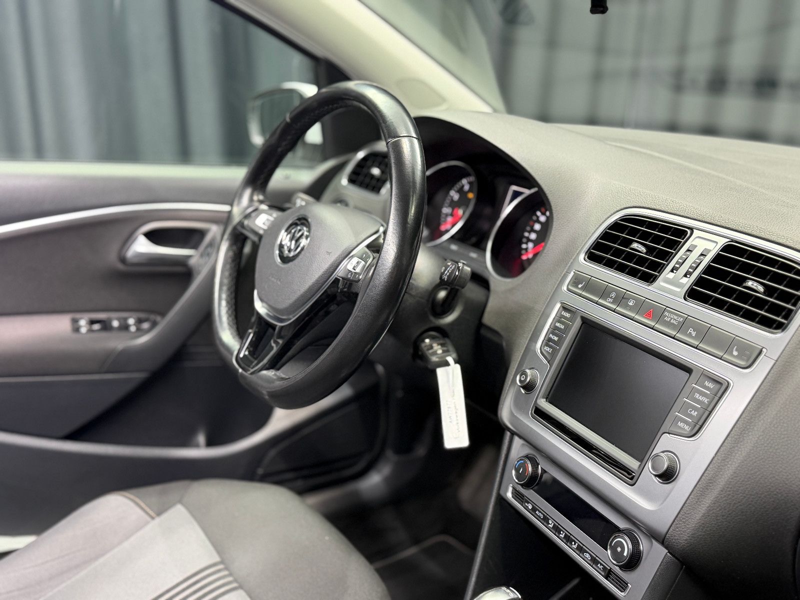 Fahrzeugabbildung Volkswagen Polo V Allstar |DSG|PDC|NAVI