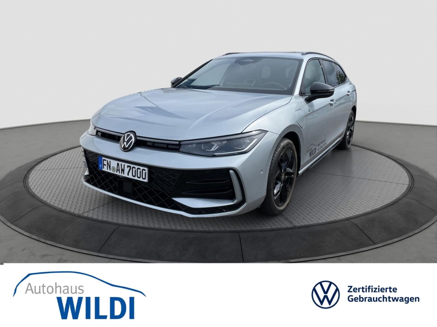 VW Passat 1.5 TSI eHybrid DSG*AHK*Panodach*Navi*