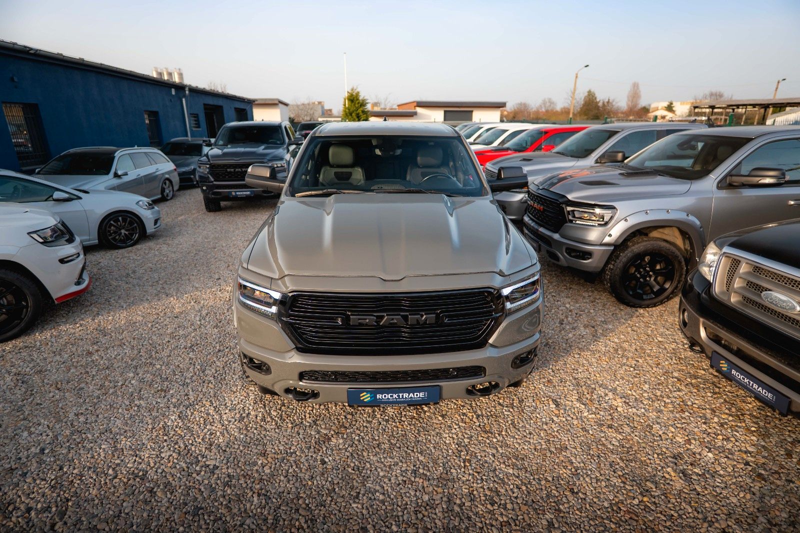 Fahrzeugabbildung Dodge RAM 5.7 V8 HEMI 4x4 Built to Serve LONG AxleLock