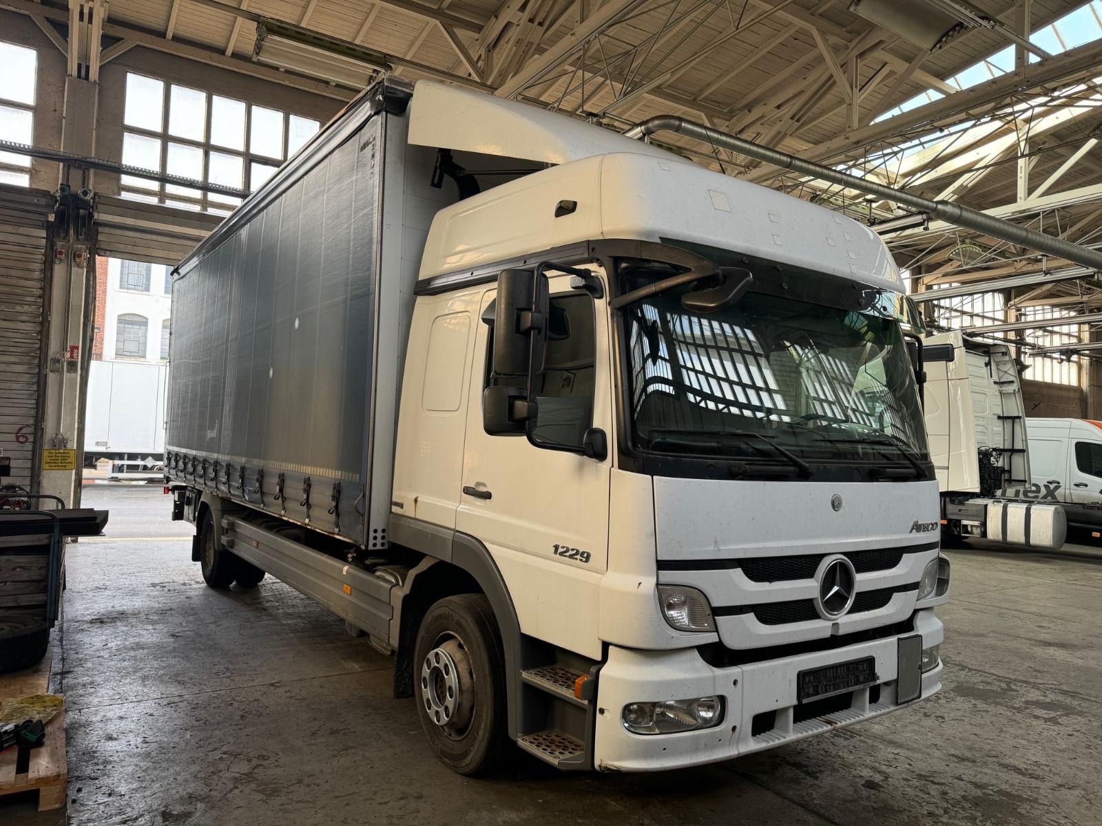 Mercedes-Benz Atego    1229  L