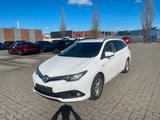 Toyota Auris Touring Sports Hybrid Comfort - weiße Toyota Auris Touring Sports