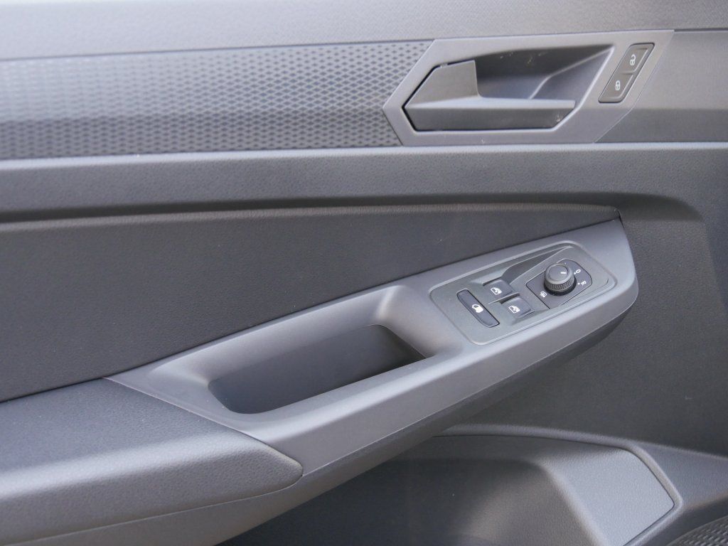 Fahrzeugabbildung Volkswagen Caddy Cargo KR 2.0 TDI AHK SHZ LED Kamera