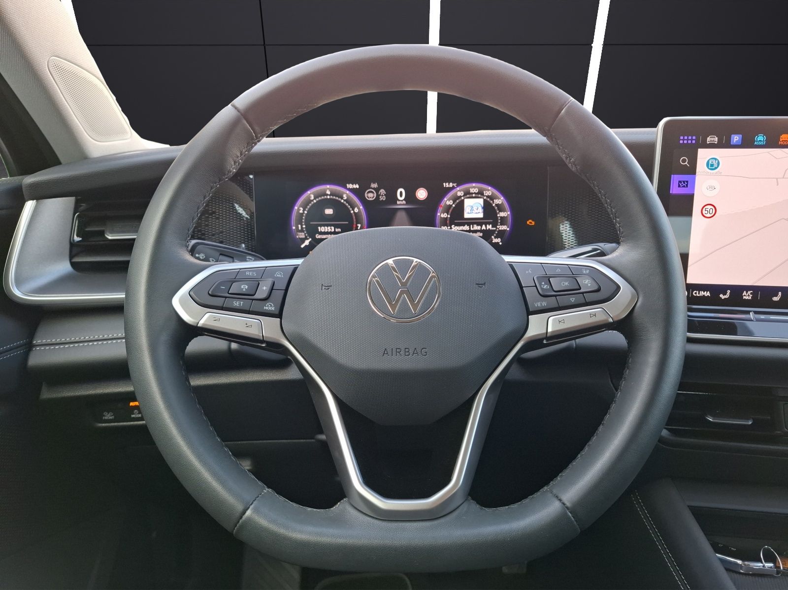 Fahrzeugabbildung Volkswagen Tayron eTSI Life DSG 7-Si Matrix AHK Navi AID AC