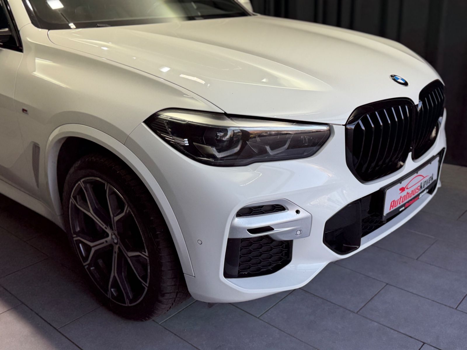 Fahrzeugabbildung BMW X5 xDrive 30d M SPORT|PANORAMA|NAVI|LED|21 ZOLL|