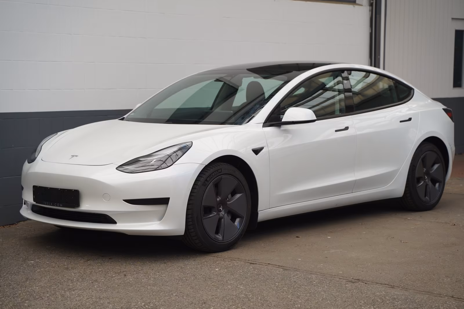 Tesla Model 3 Standard Range + *AHK*Mwst. ausweisbar*