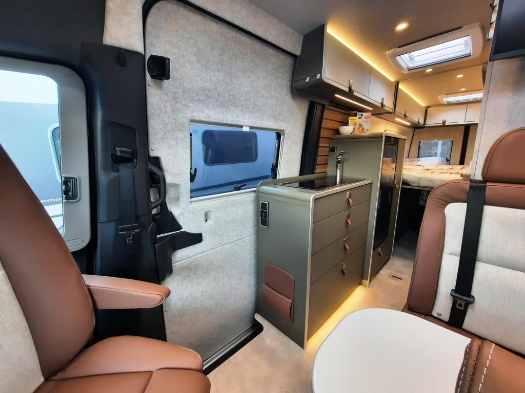 Fahrzeugabbildung HYMER / ERIBA / HYMERCAR Camper Van Grand Canyon S 700 Verfüg./Sale 19.85