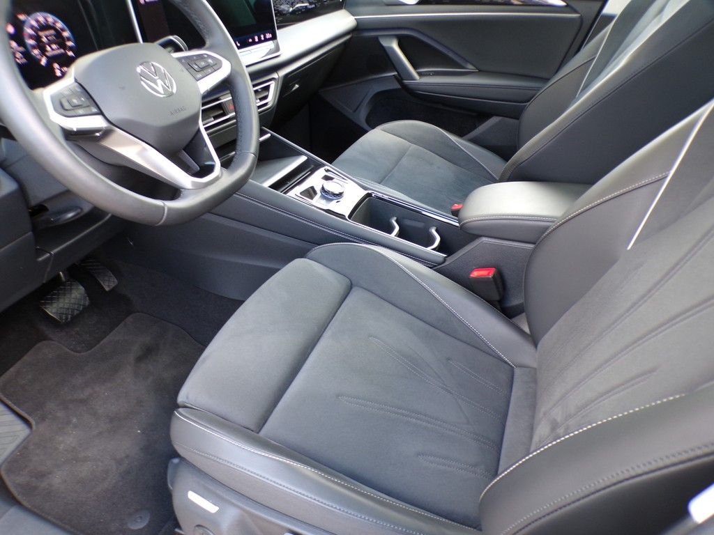 Fahrzeugabbildung Volkswagen Tiguan 1.5 eTSI DSG Elegance *Navi*Pano*Standhei
