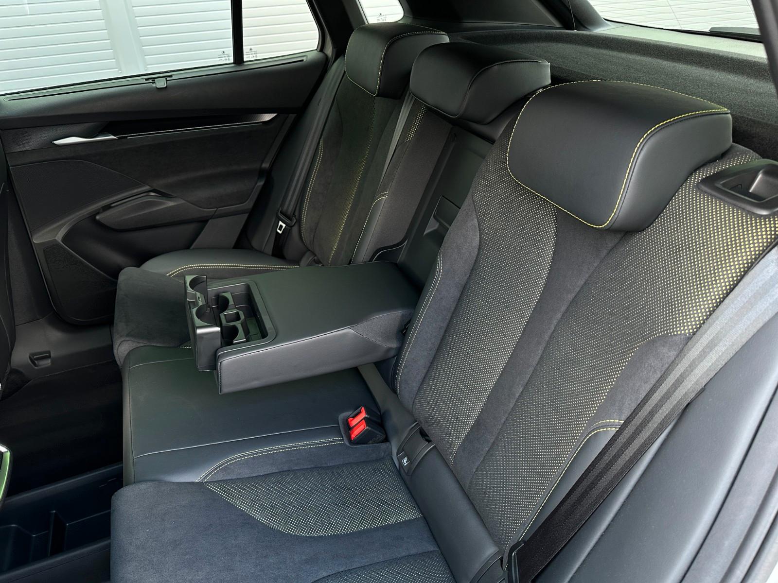 Skoda RS 340PS 4x4 NAVI Wär.Pumpe DCC eHK LM21"AHK