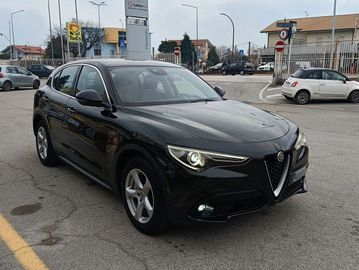Alfa-Romeo Stelvio - 4