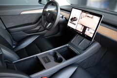 TESLA Model 3 Standard RWD*WMP*ACC*LED*2.Hand*8-fach