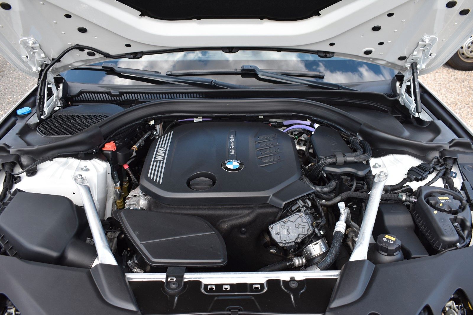 Fahrzeugabbildung BMW BMW 520d Touring  xDrive/M Sport/Anhänger/Shadow