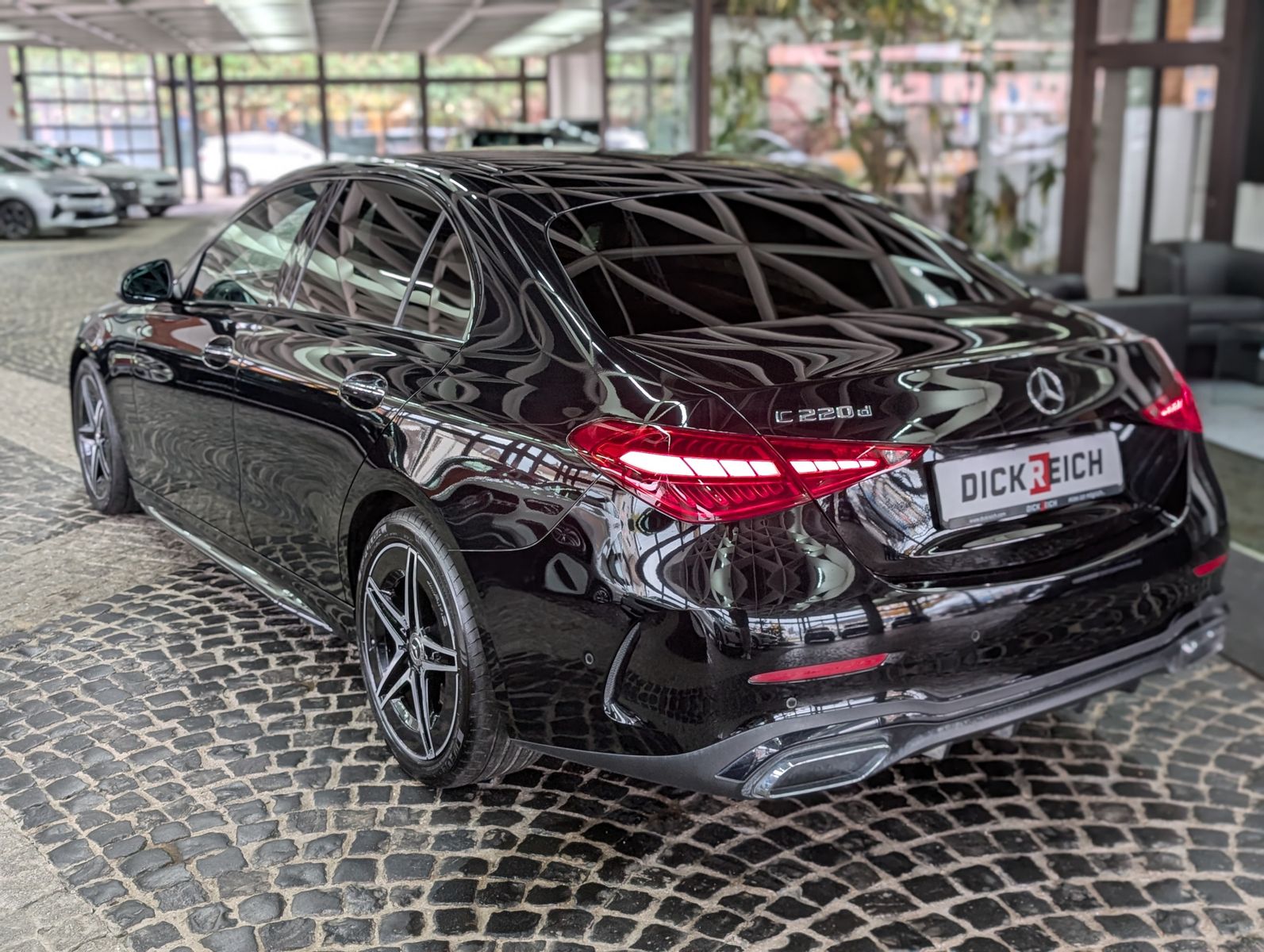 Fahrzeugabbildung Mercedes-Benz C 220 d AMG Night DIG. LIGHT MEMO IHC+ LEDER KAM