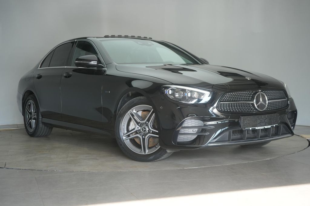 Image of Mercedes-Benz E 300
