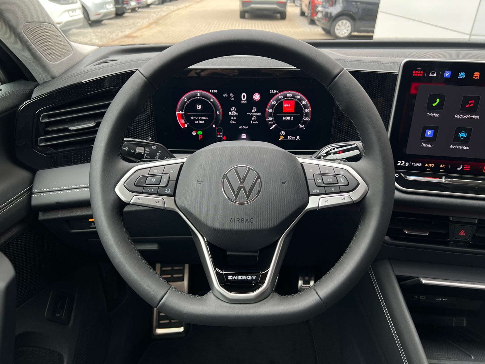 Fahrzeugabbildung Volkswagen Tiguan  ENERGY 2.0 TDI DSG *AHK, Navi, Ganzjahre
