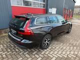 Volvo V60 Kombi Core Kamera Carplay SHZ + LHZ - scheckheftgepflegte Volvo V60