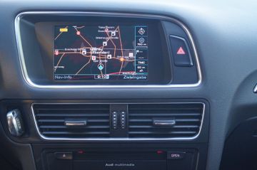 Audi Q5 2.0 TDI quattro AUT.-LEDER-NAVI-AHK-ACC-XENON