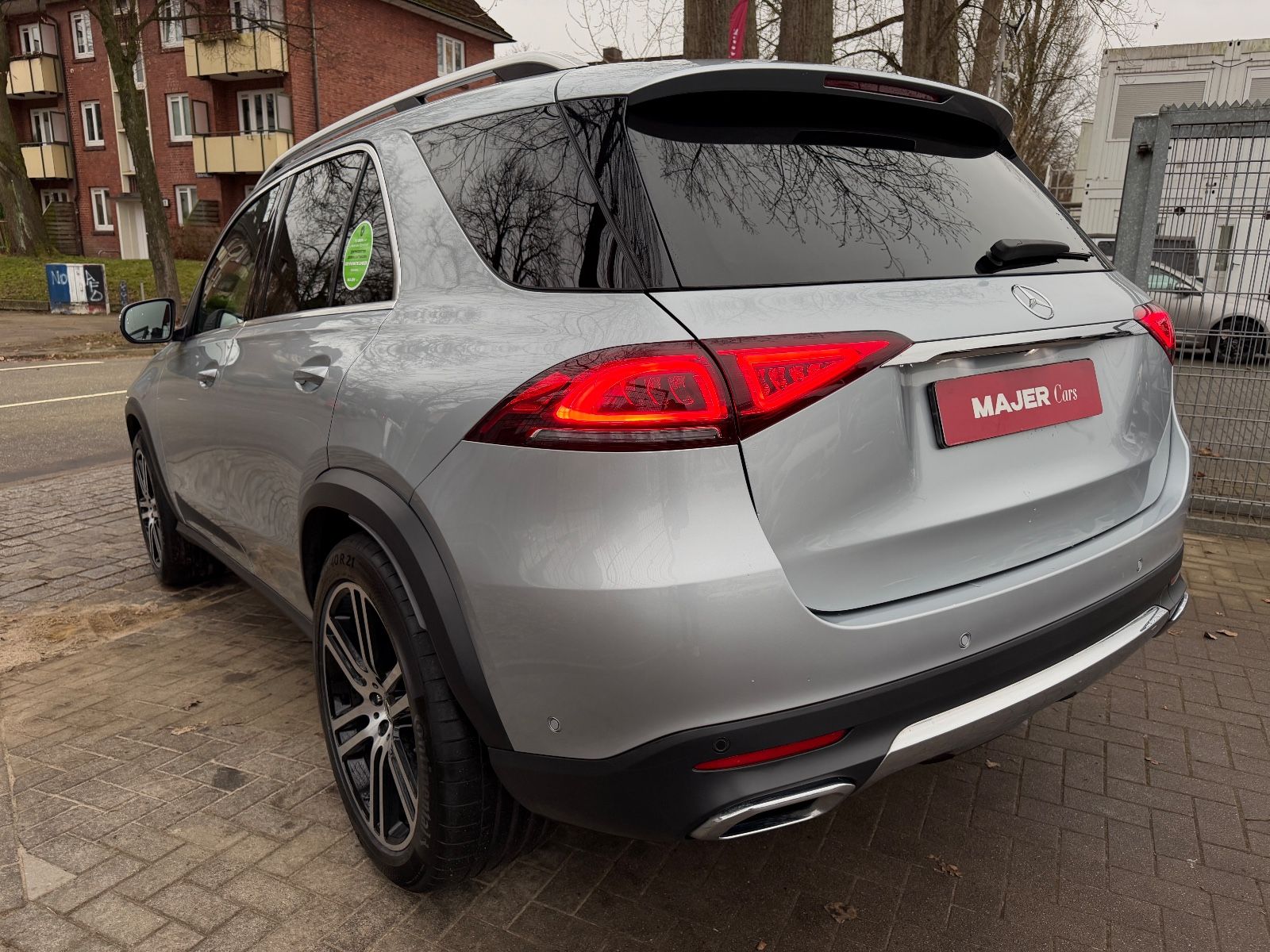 Fahrzeugabbildung Mercedes-Benz GLE 300d 4Matic*BURMESTER*MUTLIBEAM*AHK*WIDESCRE