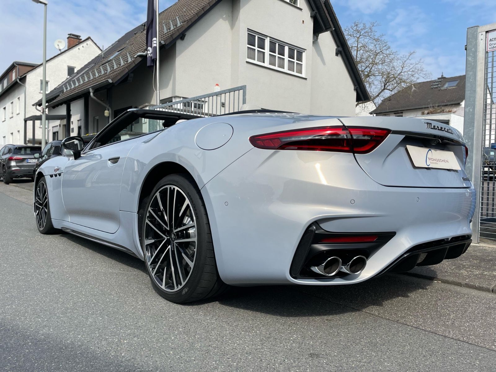Fahrzeugabbildung Maserati GranCabrio Trofeo |SportDesign|Sonus|HeadUp|Lift