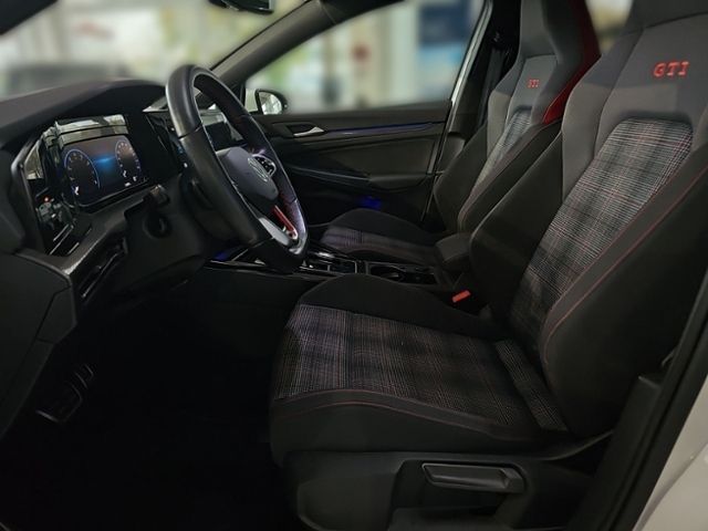 Fahrzeugabbildung Volkswagen Golf 2.0 TSI DSG GTI LED LM19 RFK SHZ APP-CONNEC