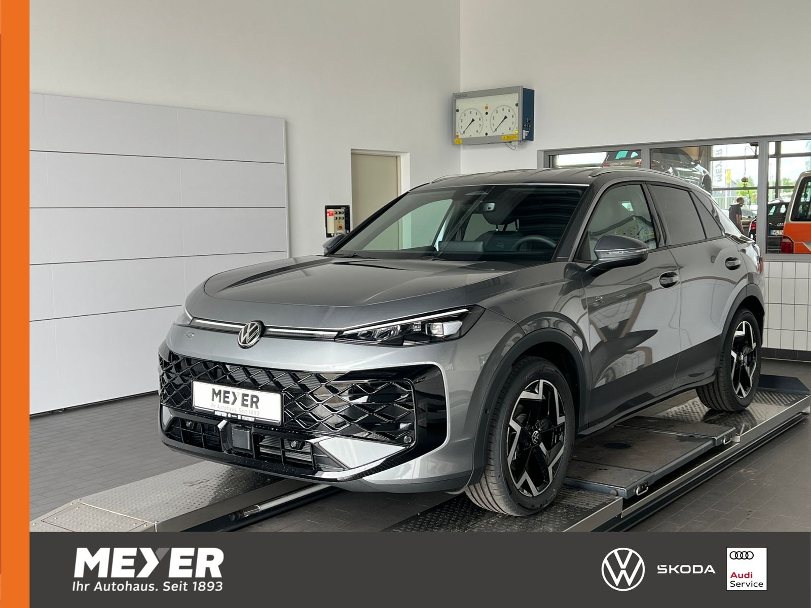 Fahrzeugabbildung Volkswagen T-Roc R-Line 1.5 eTSI DSG *AHK, LED, ACC, 18"-LM