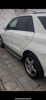 Mercedes-Benz ML 350 BlueTEC 4MATIC - Garagenwagen 1.Hand - Mercedes-Benz ML-Klasse Gebrauchtwagen in Frankfurt