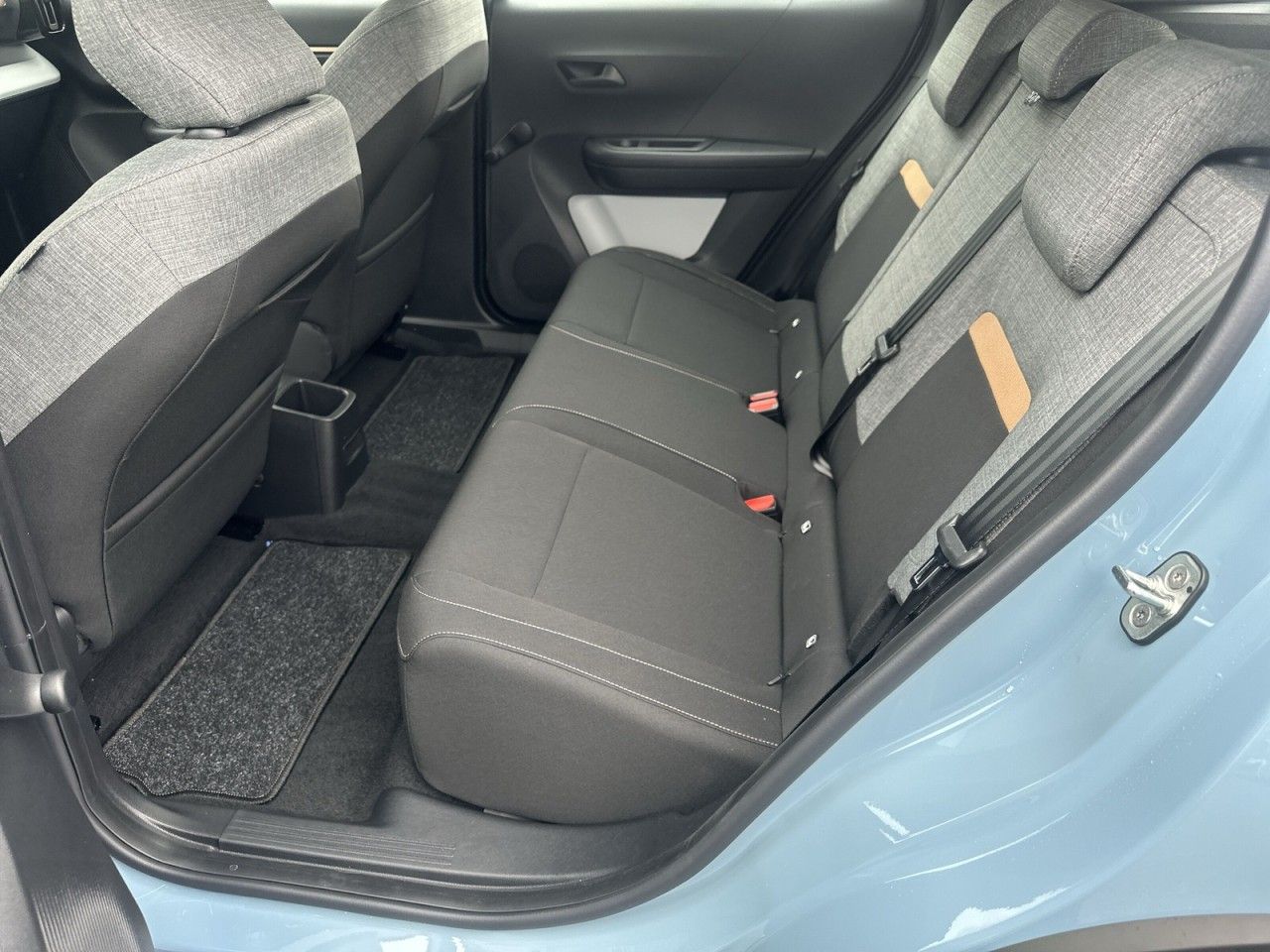 Fahrzeugabbildung Citroën ë-C3 Aircross 113 YOU