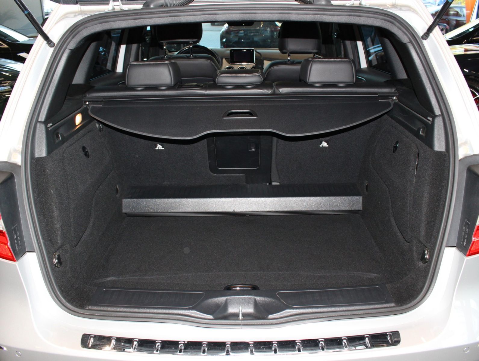 Fahrzeugabbildung Mercedes-Benz B 180 BlueEF*Sport-Paket*Navi*Bi-Xenon