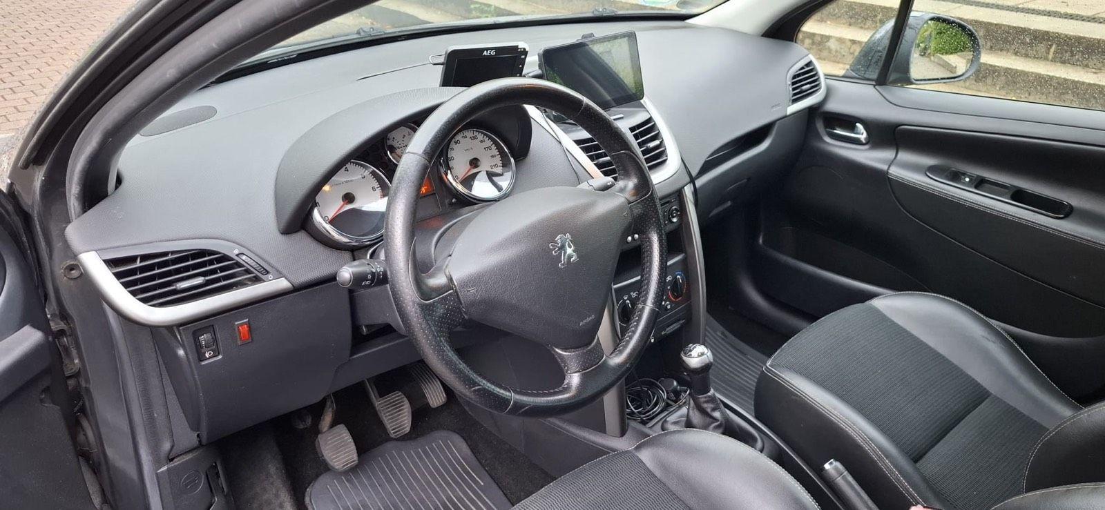 Peugeot 207 2009 — photo 12