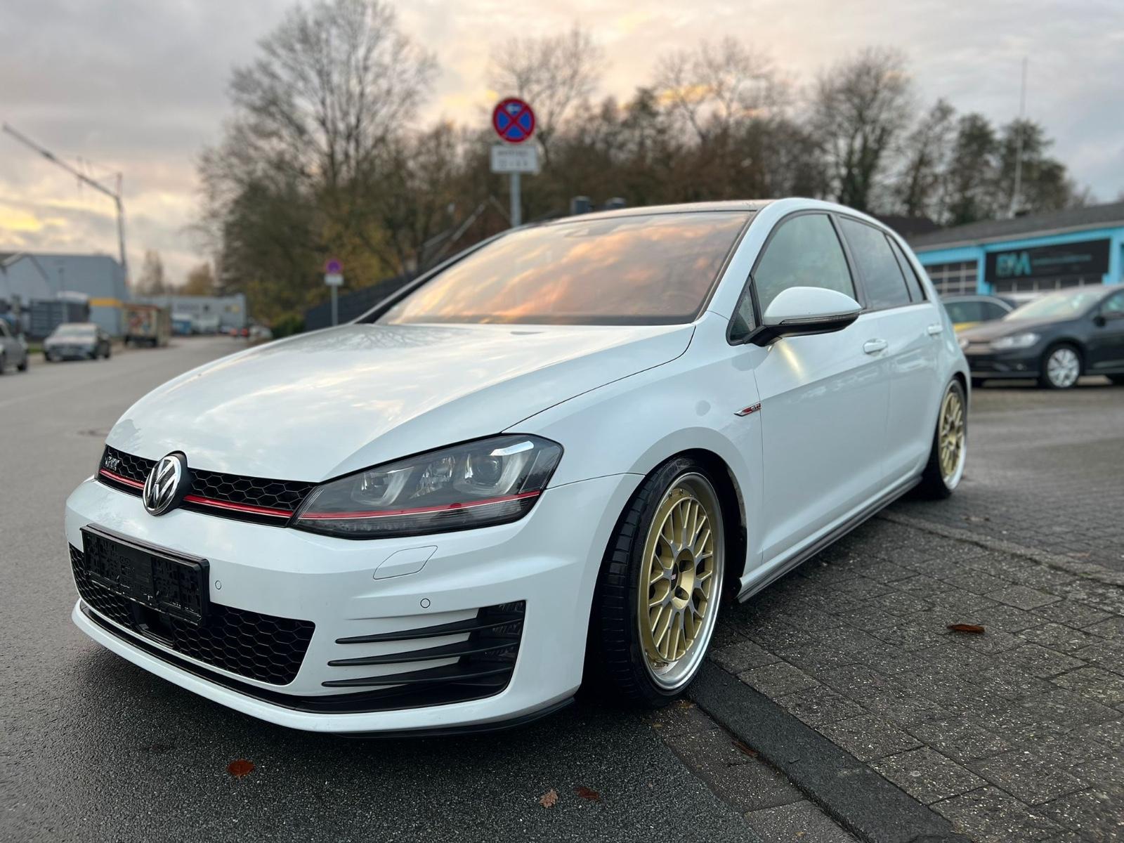 Volkswagen Golf VII Lim. GTI Performance BMT