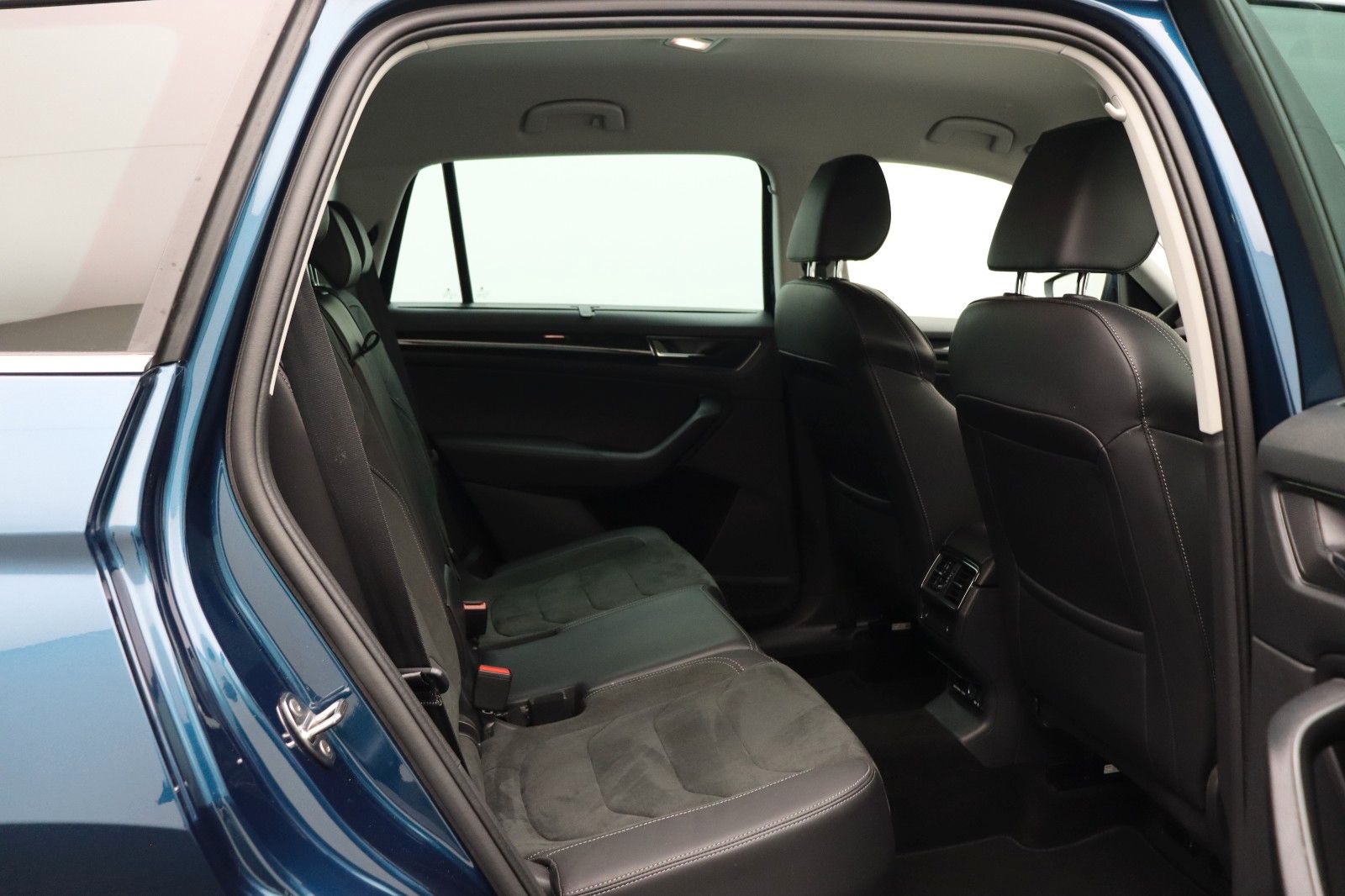 Fahrzeugabbildung SKODA Kodiaq 2.0 AHK LED DSG Teilleder ACC