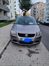 Volkswagen BLOCKMACHERRING - Volkswagen Touran mit Benzin-Antrieb: Kleinwagen, Automatik