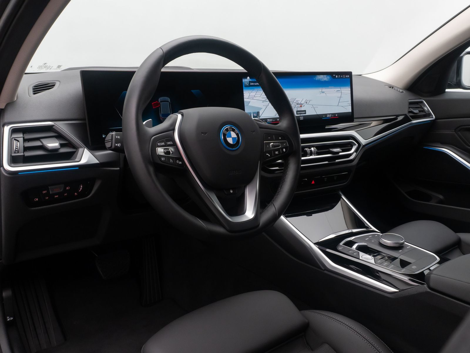 Fahrzeugabbildung BMW 330e Individual DAB HiFi Kamera Komfort Sport