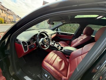 Porsche Cayenne - 5