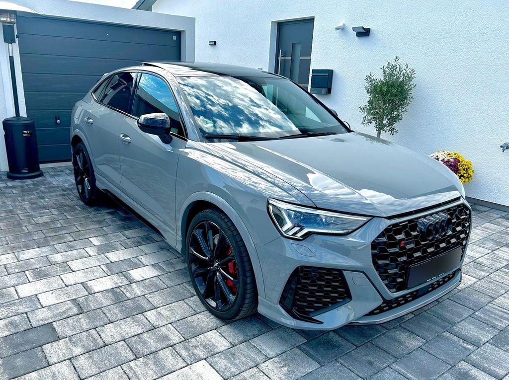 Image of Audi RSQ3