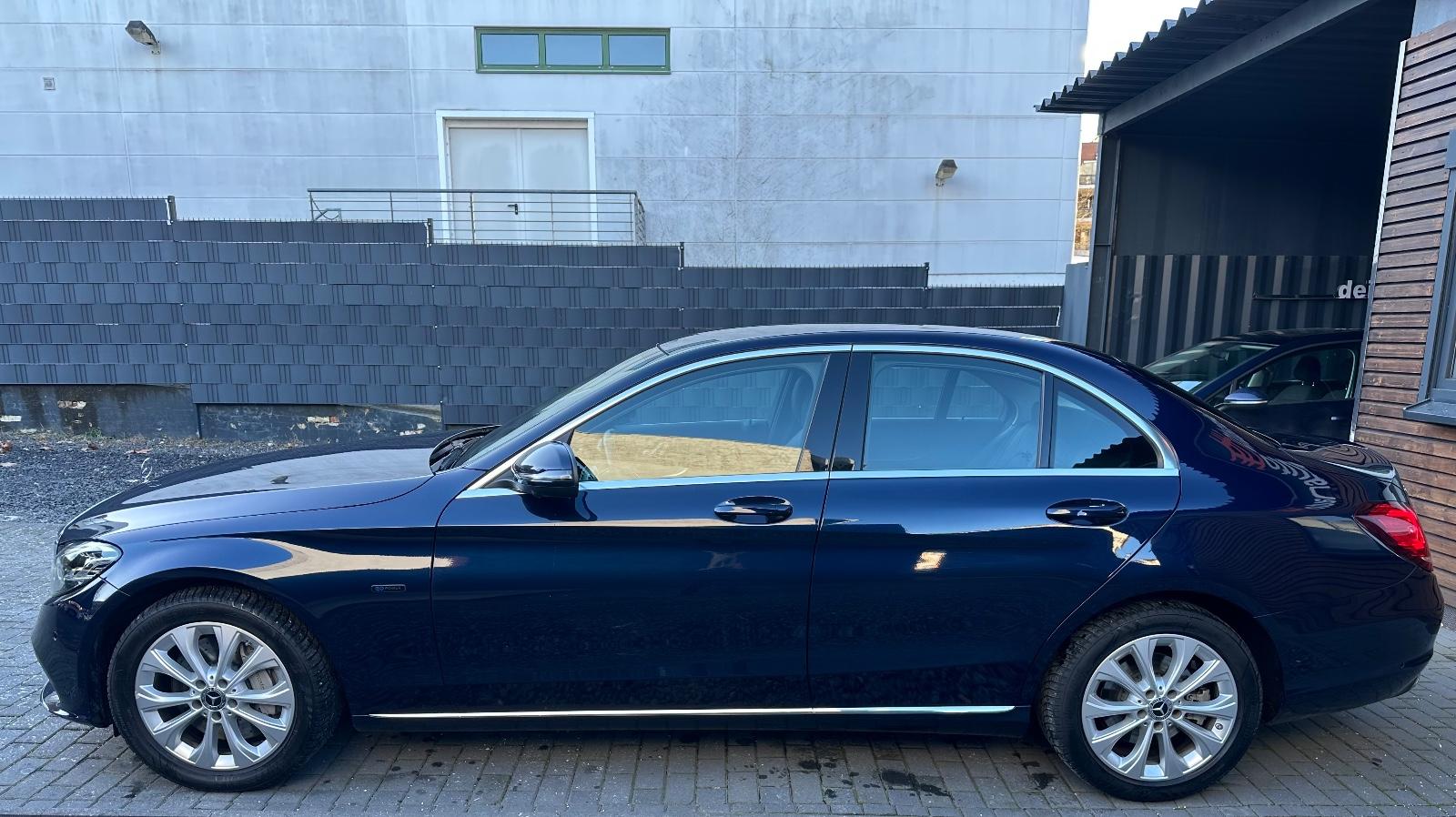 Mercedes-Benz C 300 C Limousine C 300 e