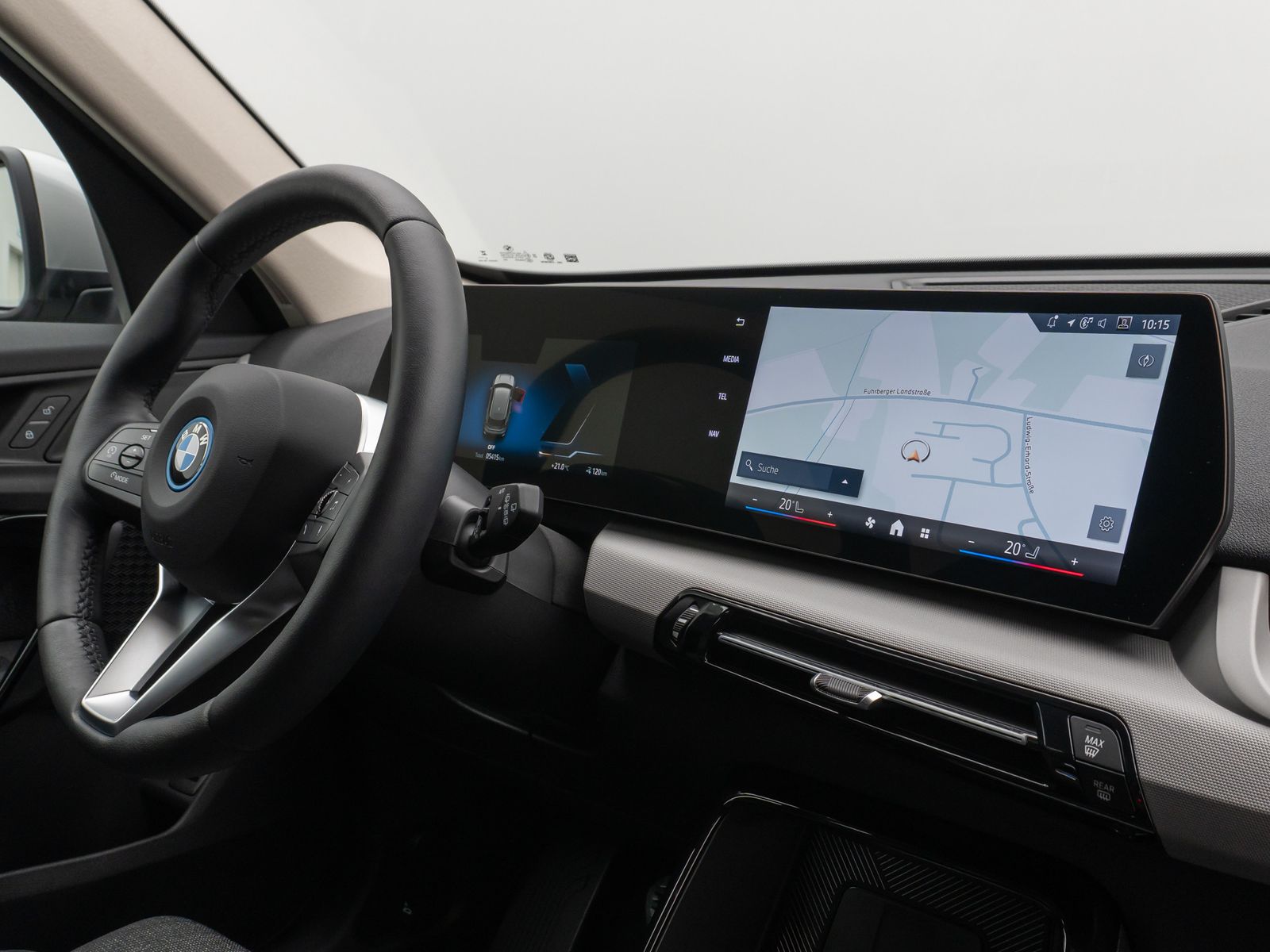 Fahrzeugabbildung BMW iX1 eD20 Kamera DAB Fernlichtassis Komfort Sport