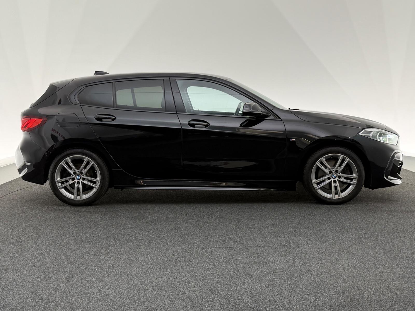 BMW 118i Lim.*M SPORT*SHADOW-LED-SHZ-PDC-TEMPO-WLAN