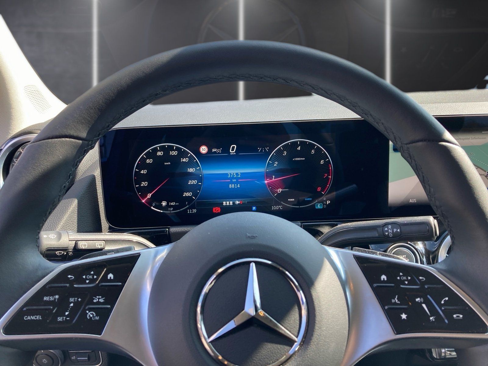 Fahrzeugabbildung Mercedes-Benz GLA 180 Progressive*AHK*Distro*Totwink*Multibeam