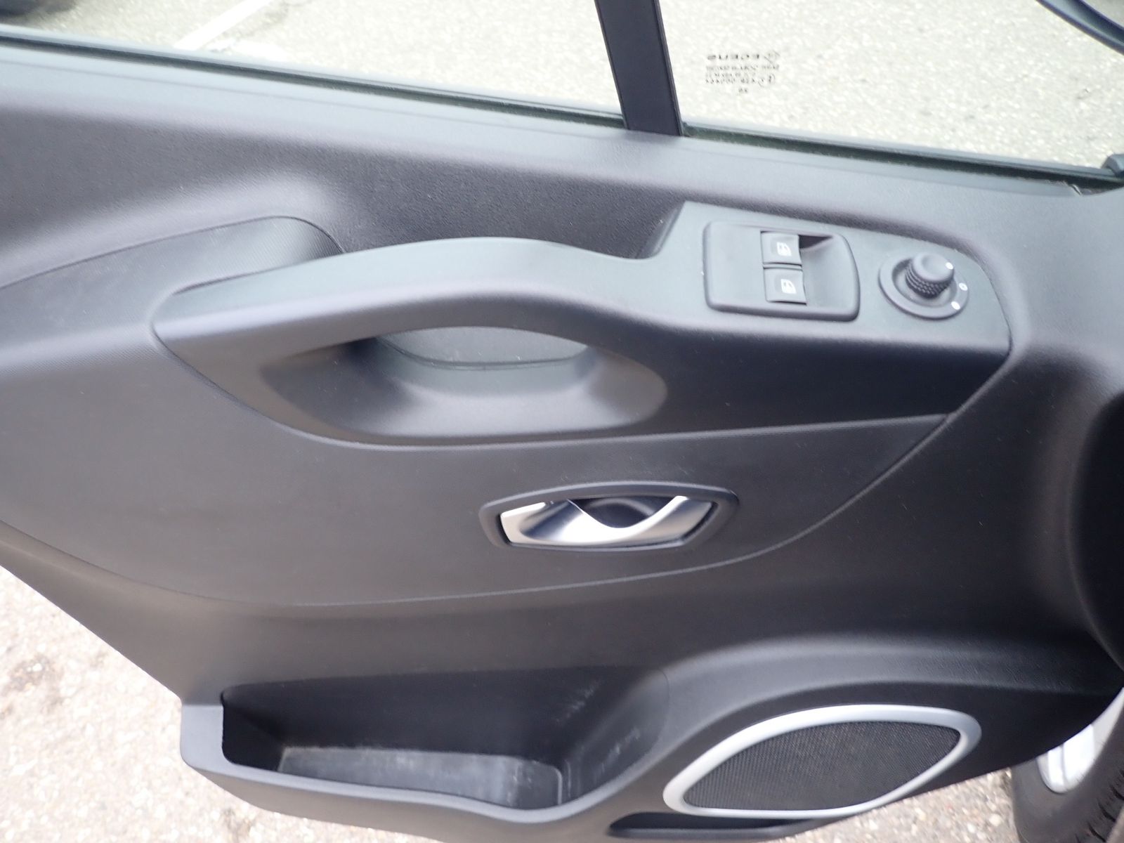 Fahrzeugabbildung Renault Trafic Combi L1H1 SpaceClass ENERGY dCi 145
