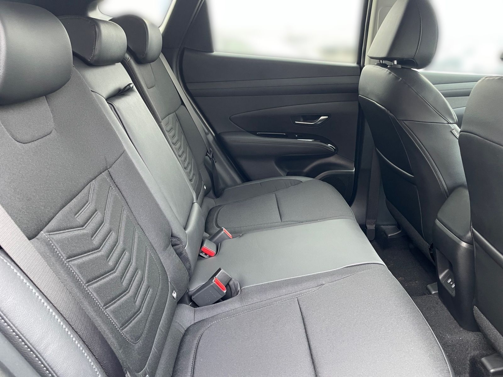 Fahrzeugabbildung Hyundai TUCSON 1.6 T-GDI Trend Hybrid 4WD LED Paket